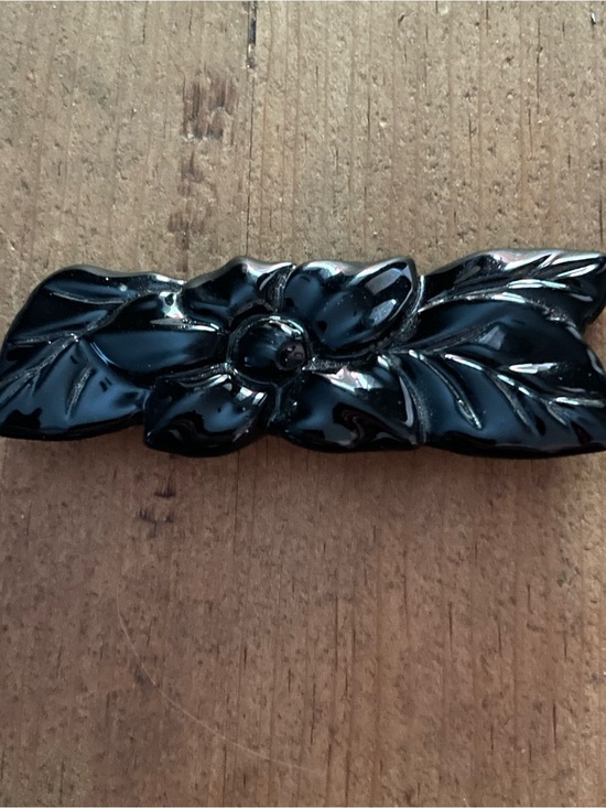 unmarked Jewelry - Vintage Black floral glossy brooch